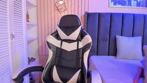 Snapshot of ashlye_miller_ chatting on 02-08-26, 04:38 ashlye_miller_ online show from 02-08-26, 04:38