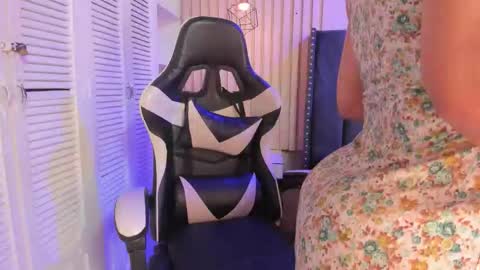 Snapshot of ashlye_miller_ chatting on 03-08-26, 04:27 ashlye_miller_ online show from 03-08-26, 04:27