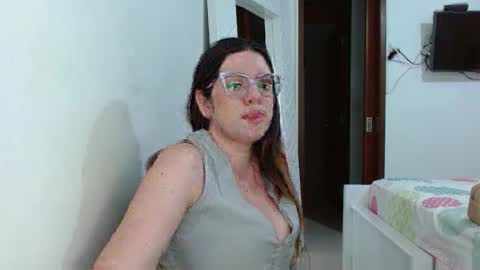 Snapshot of ashlymoon chatting on 05-15-26, 11:23 AshlyMoon online show from 05-15-26, 11:23