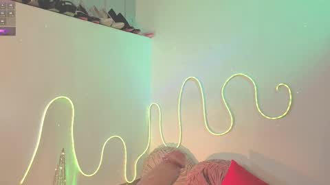 Snapshot of ashlynnlowe_ chatting on 12-04-25, 08:06 Ash online show from 12-04-25, 08:06