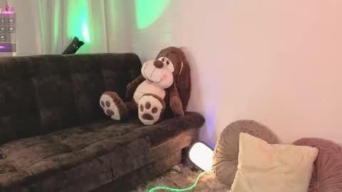 Snapshot of ashlynnlowe_ chatting on 02-06-26, 08:34 Ash online show from 02-06-26, 08:34