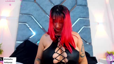 Snapshot of ashlyrey_1 chatting on 01-17-25, 10:56 Ashly online show from 01-17-25, 10:56