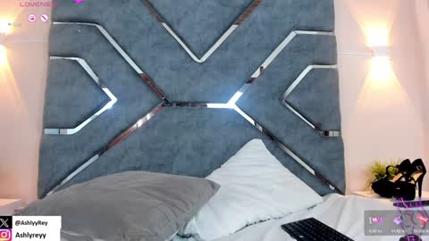 Snapshot of ashlyrey_1 chatting on 01-30-25, 10:41 Ashly online show from 01-30-25, 10:41