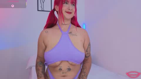 Snapshot of ashlyrey_1 chatting on 11-28-25, 10:45 Ashly online show from 11-28-25, 10:45