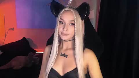 Mila online show from 06-18-26, 05:19