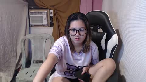 Snapshot of asian_honey69 chatting on 09-17-25, 05:25 bb girl online show from 09-17-25, 05:25