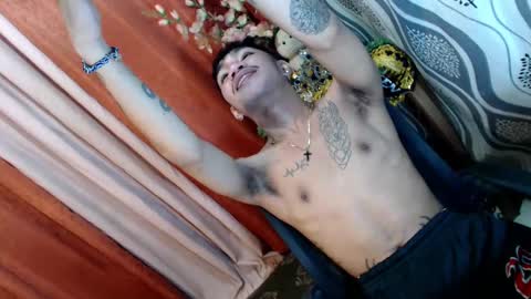 Snapshot of asian_kimxxx chatting on 01-17-25, 09:28 don online show from 01-17-25, 09:28