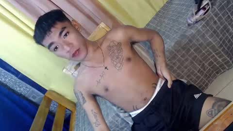 Snapshot of asian_kimxxx chatting on 01-31-25, 10:42 don online show from 01-31-25, 10:42