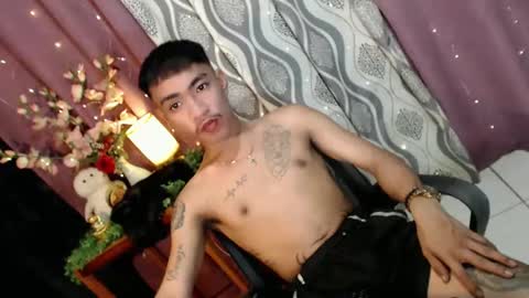 Snapshot of asian_kimxxx chatting on 02-19-25, 07:39 don online show from 02-19-25, 07:39