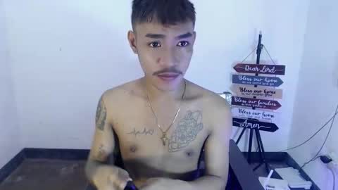 Snapshot of asian_kimxxx chatting on 12-23-25, 10:35 don online show from 12-23-25, 10:35