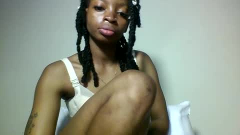 Snapshot of asian_pinay01 chatting on 01-18-26, 06:23 Asia online show from 01-18-26, 06:23