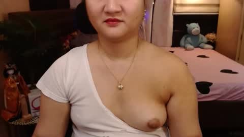 Snapshot of asian_princess15 chatting on 02-05-25, 10:41 angela online show from 02-05-25, 10:41