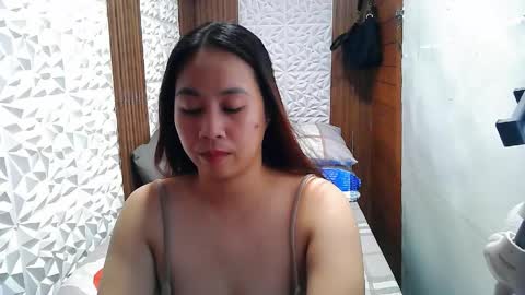 Snapshot of asian_sexydimples chatting on 06-05-26, 06:31 Trixie online show from 06-05-26, 06:31