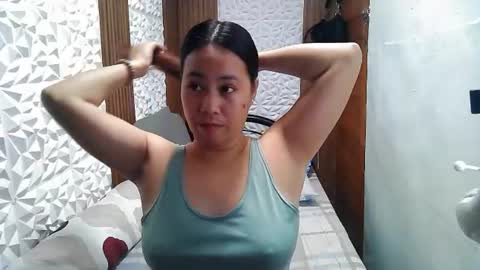 Snapshot of asian_sexydimples chatting on 06-12-26, 03:33 Trixie online show from 06-12-26, 03:33