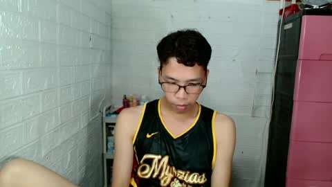 Snapshot of asianbaexx chatting on 07-01-26, 03:12 EIZE online show from 07-01-26, 03:12