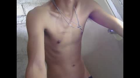 Snapshot of asiancockinsan chatting on 01-10-26, 04:03 Isan online show from 01-10-26, 04:03