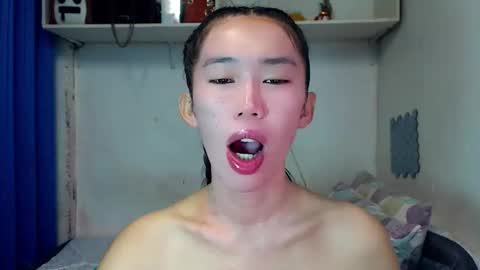 Snapshot of asianqt19 chatting on 11-16-25, 10:04 J A D E online show from 11-16-25, 10:04