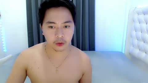Snapshot of asianroy_x chatting on 10-29-25, 12:07 Roy online show from 10-29-25, 12:07