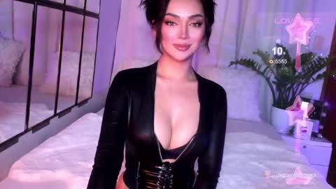 Miss Nia online show from 12-18-24, 03:04