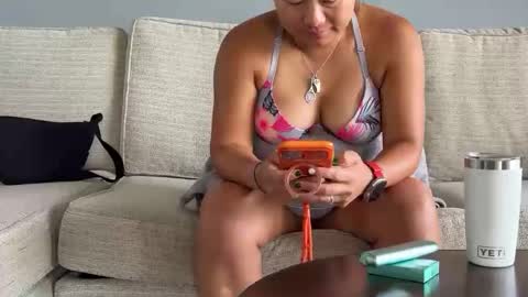 Snapshot of asiansquirtgirl chatting on 05-11-26, 01:11 asiansquirtgirl online show from 05-11-26, 01:11