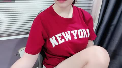 Snapshot of asiasweety chatting on 05-15-26, 01:23 SoHye online show from 05-15-26, 01:23