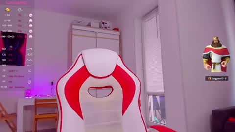 Snapshot of askcaroline chatting on 01-25-25, 08:42 Caroline online show from 01-25-25, 08:42