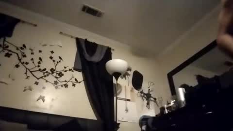 Snapshot of askme2shou chatting on 10-25-25, 08:33 askme2shou online show from 10-25-25, 08:33