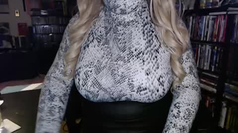 Aspen Vale online show from 09-27-25, 02:27