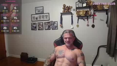 Snapshot of ass_chaser_1 chatting on 09-10-25, 01:38 Ass Chaser online show from 09-10-25, 01:38