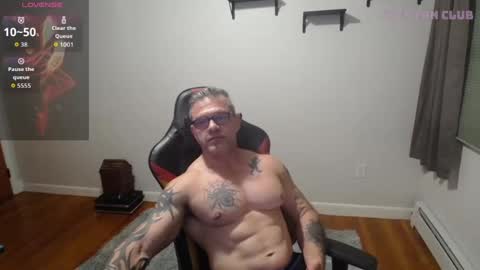 Snapshot of ass_chaser_1 chatting on 10-22-25, 01:28 Ass Chaser online show from 10-22-25, 01:28