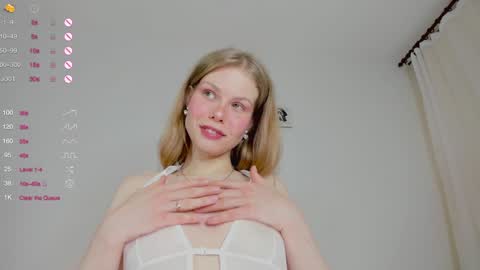 Snapshot of ass_latte chatting on 12-15-24, 12:40 Sasha online show from 12-15-24, 12:40