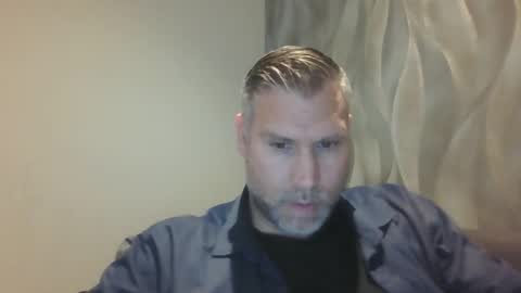 Snapshot of assmani28 chatting on 10-27-25, 12:09 Assmani28 online show from 10-27-25, 12:09
