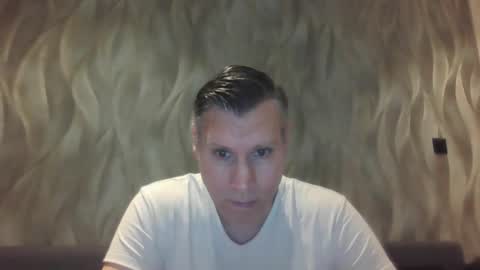 Snapshot of assmani28 chatting on 02-14-26, 03:09 Assmani28 online show from 02-14-26, 03:09