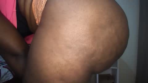 shee online show from 05-06-26, 10:53