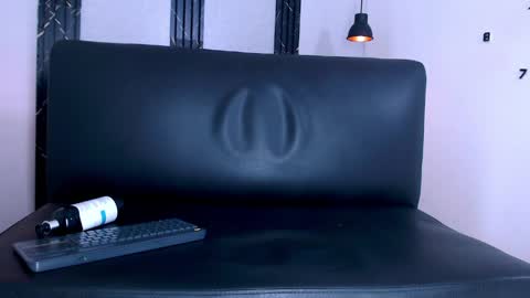 Snapshot of aston_vera chatting on 05-17-26, 05:27 Aston online show from 05-17-26, 05:27