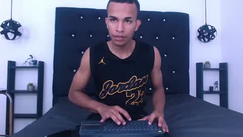 Snapshot of aston_vera chatting on 05-29-26, 03:37 Aston online show from 05-29-26, 03:37