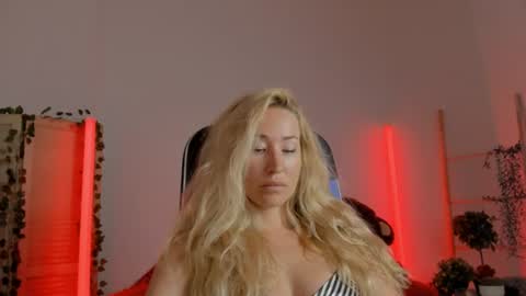 astramonroe online show from 07-28-26, 02:13