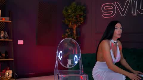 Snapshot of astridvex chatting on 12-21-25, 09:22 Astrid online show from 12-21-25, 09:22