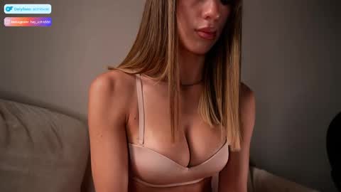 Astrid online show from 04-14-26, 01:28