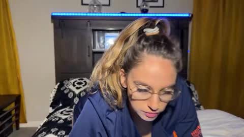 Snapshot of astro_n_tatiana chatting on 11-09-25, 05:06 astro_n_tatiana online show from 11-09-25, 05:06