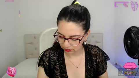 Snapshot of astrolover_ chatting on 10-11-25, 03:39 camila  online show from 10-11-25, 03:39