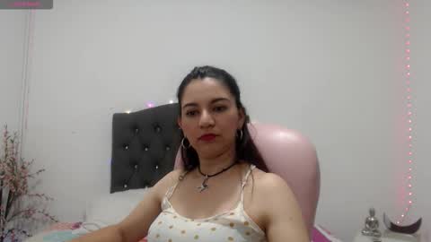 Snapshot of astrolover_ chatting on 10-16-25, 01:17 camila  online show from 10-16-25, 01:17