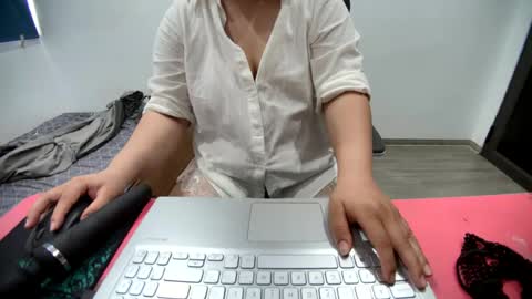 Snapshot of asuka_9x chatting on 06-17-26, 02:47 asuka_9x online show from 06-17-26, 02:47