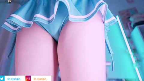 Snapshot of asuka_langleysoryu chatting on 10-19-25, 08:31 Bonnie online show from 10-19-25, 08:31