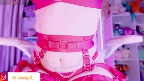 Snapshot of asuka_langleysoryu chatting on 02-25-26, 12:42 Bonnie online show from 02-25-26, 12:42