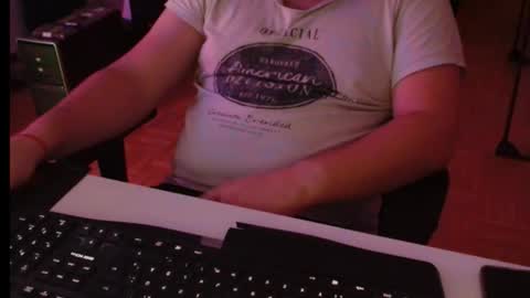 Leo online show from 11-10-25, 02:43