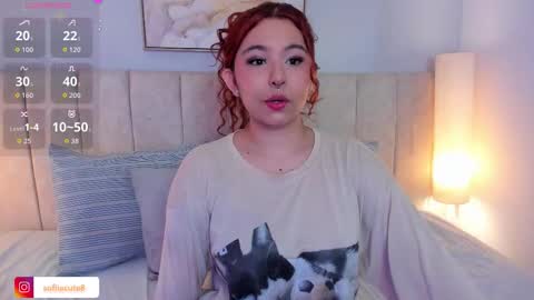 Snapshot of atena_cuteee chatting on 11-12-25, 02:23 sofia online show from 11-12-25, 02:23