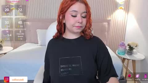 Snapshot of atena_cuteee chatting on 12-17-25, 02:23 sofia online show from 12-17-25, 02:23