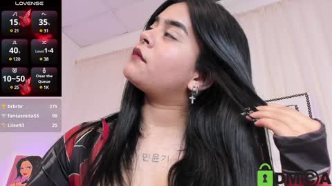 Snapshot of atena_hill chatting on 12-21-24, 01:36 Athena online show from 12-21-24, 01:36
