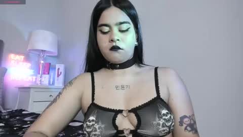 Snapshot of atena_hill chatting on 09-24-25, 07:39 Athena online show from 09-24-25, 07:39